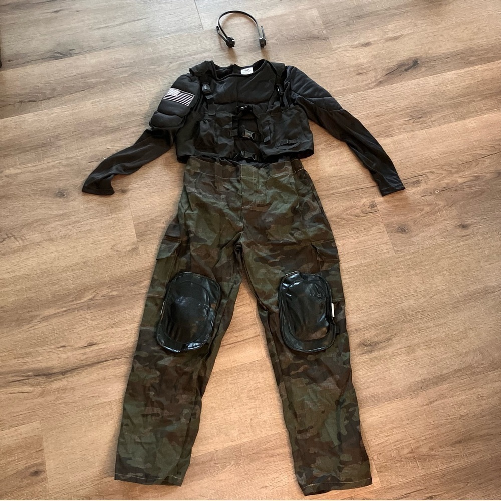 Spirit Halloween Soldier Costume L EUC